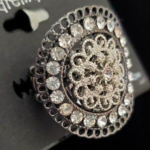 NEW Black and Silver Fancy Rhinestone Filigree Stretch Ring - Drema